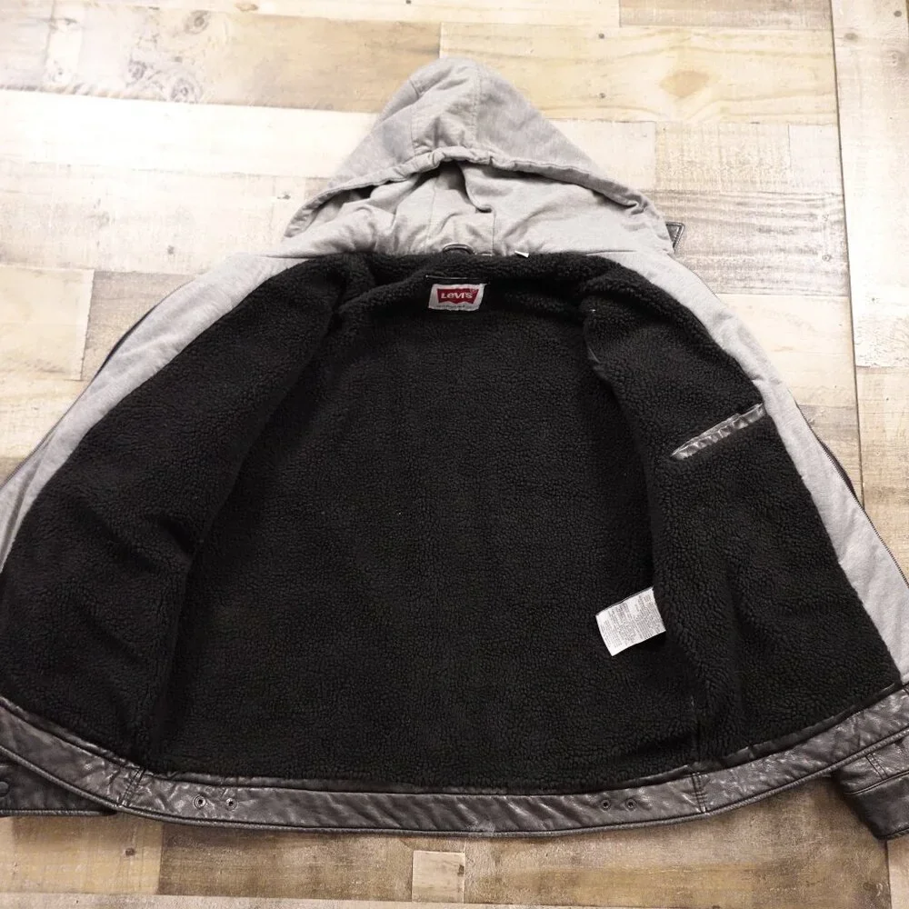 Levis levi’s faux